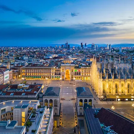 Appartement Duomo-sempione, Luxury With Balcony - M5 Milaan