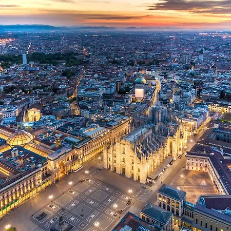 Duomo-sempione, Luxury With Balcony - M5 Milaan